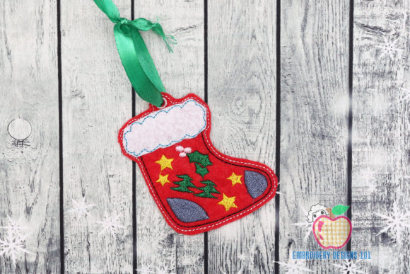 Reviewing the Christmas Socks Design ITH Ornament